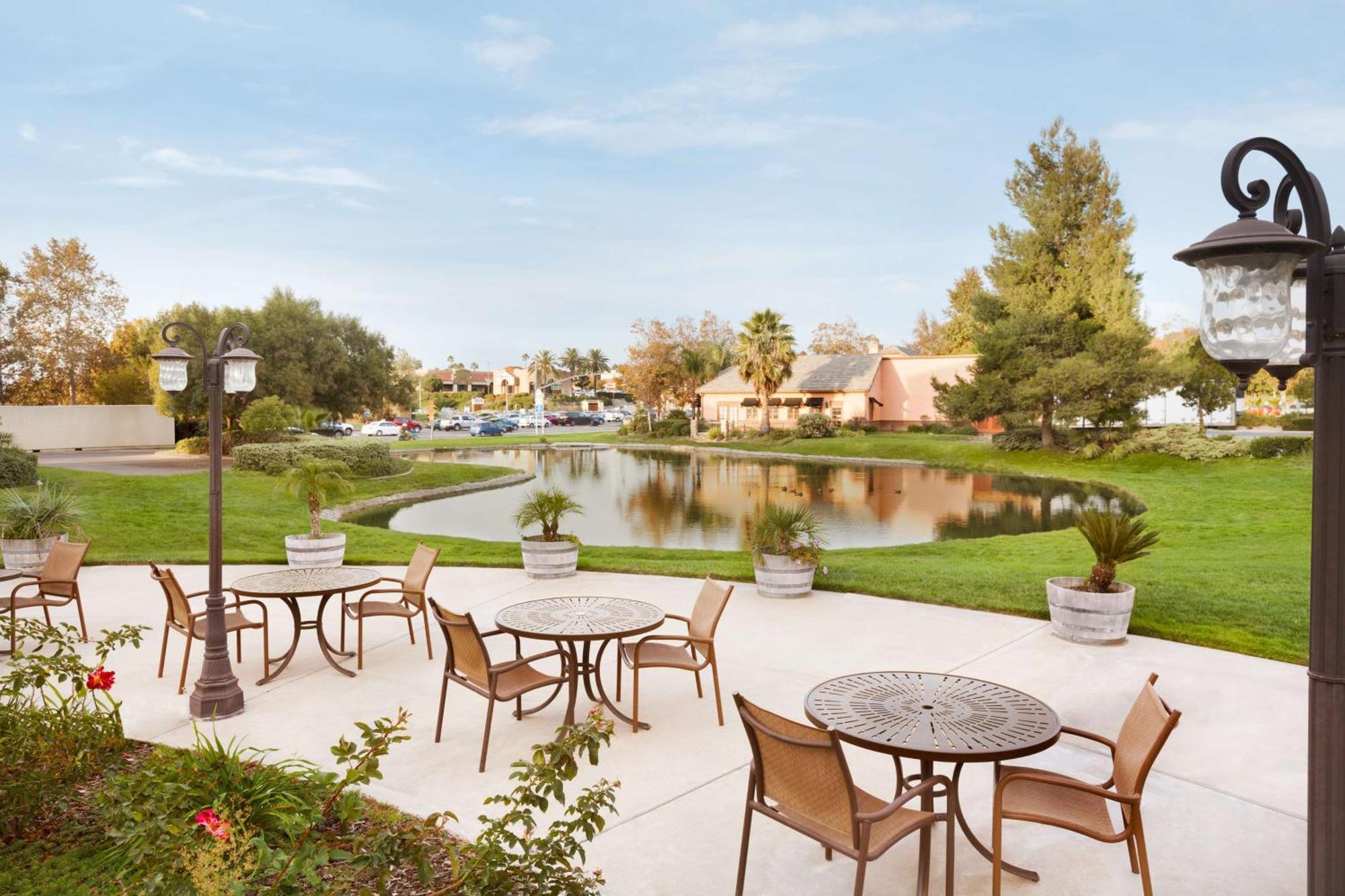 Embassy Suites By Hilton Temecula Valley Wine Country Extérieur photo